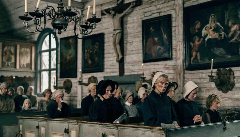'Väckelsen, i verkligheten såväl som i den här historien, lockar inte minst fattiga arbetare och samer. Laestadius har ett stort hjärta för de svagaste i samhället och är öppet kritisk till hur de behandlas av makt och överhet', skriver Magnus Sundell.