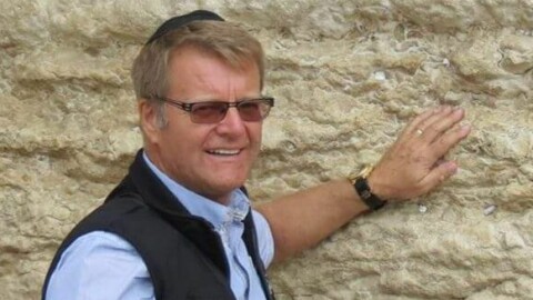 Han återupptar svenska turistresor till Israel – första på två år