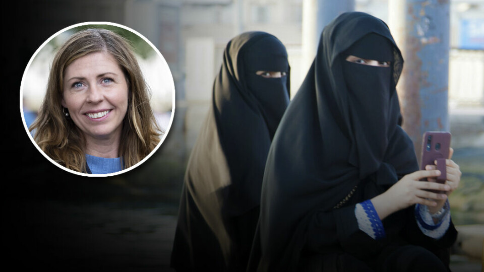 När extremism vill få fotfäste kan man inte stillatigande se på