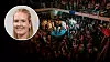 Dop i liten rund dopgrav i Hillsong, med fullt av människor runt omkring, inklusive på läktarna. Infälld bild på debattören Josefin Klintefelt Teodorsson.