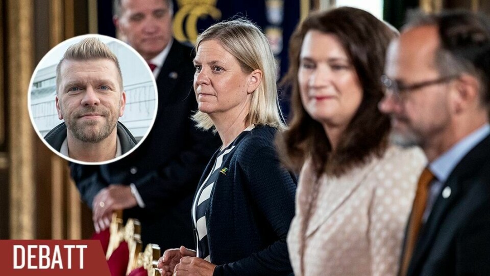 Många av de röster som vanligtvis brukar hävda att kön enbart är en social konstruktion som inte spelar någon roll, fastslår nu som det allra mest betydelsefulla att efterträdaren är en kvinna. Plötsligt är alltså kön ändå jätteviktigt, skriver Joakim Lundqvist. Finansminister Magdalena Andersson (S) vid skifteskonseljen på Stockholms slott i samband med regeringsskiftet i somras.