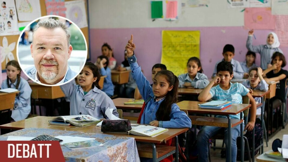 UNRWA har vid återupprepade tillfällen kritiserats för antisemitiskt och våldsbejakande innehåll i sitt undervisningsmaterial, skriver David Lega. Bilden: Palestinska flyktingar under en engelskalektion på Jafna Elementary school som drivs av UNRWA. David Lega.