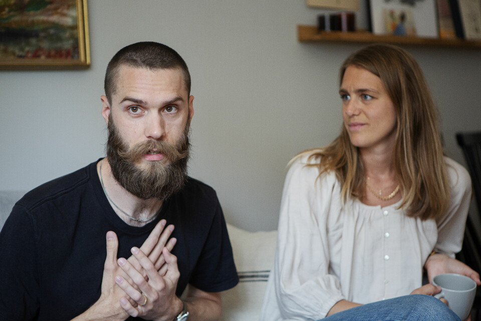 – Jag vågade inte hoppas på något i början, jag var så rädd för att bli besviken igen, säger Linus. Frida Långberg och Linus Långberg gick igenom en mycket tuff graviditet. Läkarna trodde aldrig att barnet Liljan skulle överleva, men mot alla odds så är hon frisk och lever idag.