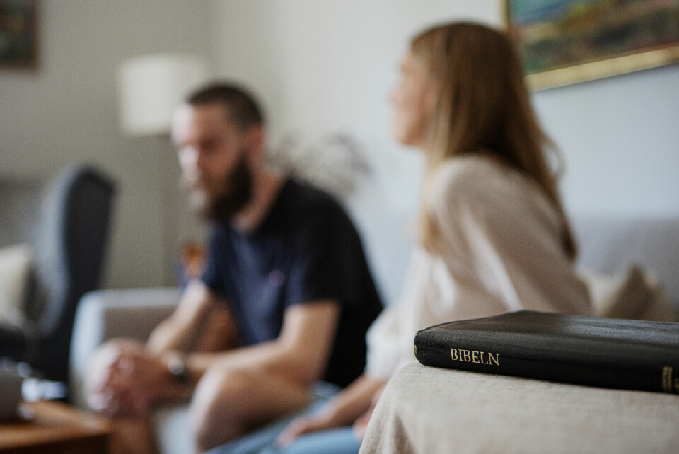 Människor i vår egen kyrka och i våra föräldrars församlingar började be, berättar Frida. Frida Långberg och Linus Långberg gick igenom en mycket tuff graviditet. Läkarna trodde aldrig att barnet Liljan skulle överleva, men mot alla odds så är hon frisk och lever idag.