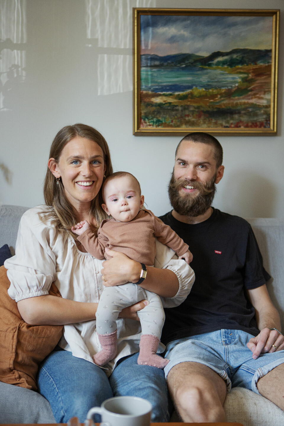 Det har det gått över ett halvår sedan Lilian och hennes föräldrar fick komma hem. Frida Långberg och Linus Långberg gick igenom en mycket tuff graviditet. Läkarna trodde aldrig att barnet Liljan skulle överleva, men mot alla odds så är hon frisk och lever idag.