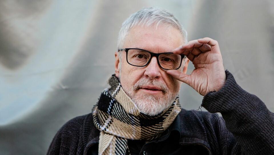 John van Dinther är grundare av av New Life i Stockholm. I oktober förra året fick han beskedet att han drabbats av obotlig cancer. John van Dinther, grundare av av New Life i Stockholm. Tidigare pastor och numera taxichaufför. Intervju med tidningen Dagen om Johns cancersjukdom.