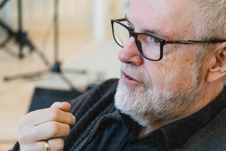 John van Dinther. John van Dinther, grundare av av New Life i Stockholm. Tidigare pastor och numera taxichaufför. Intervju med tidningen Dagen om Johns cancersjukdom.