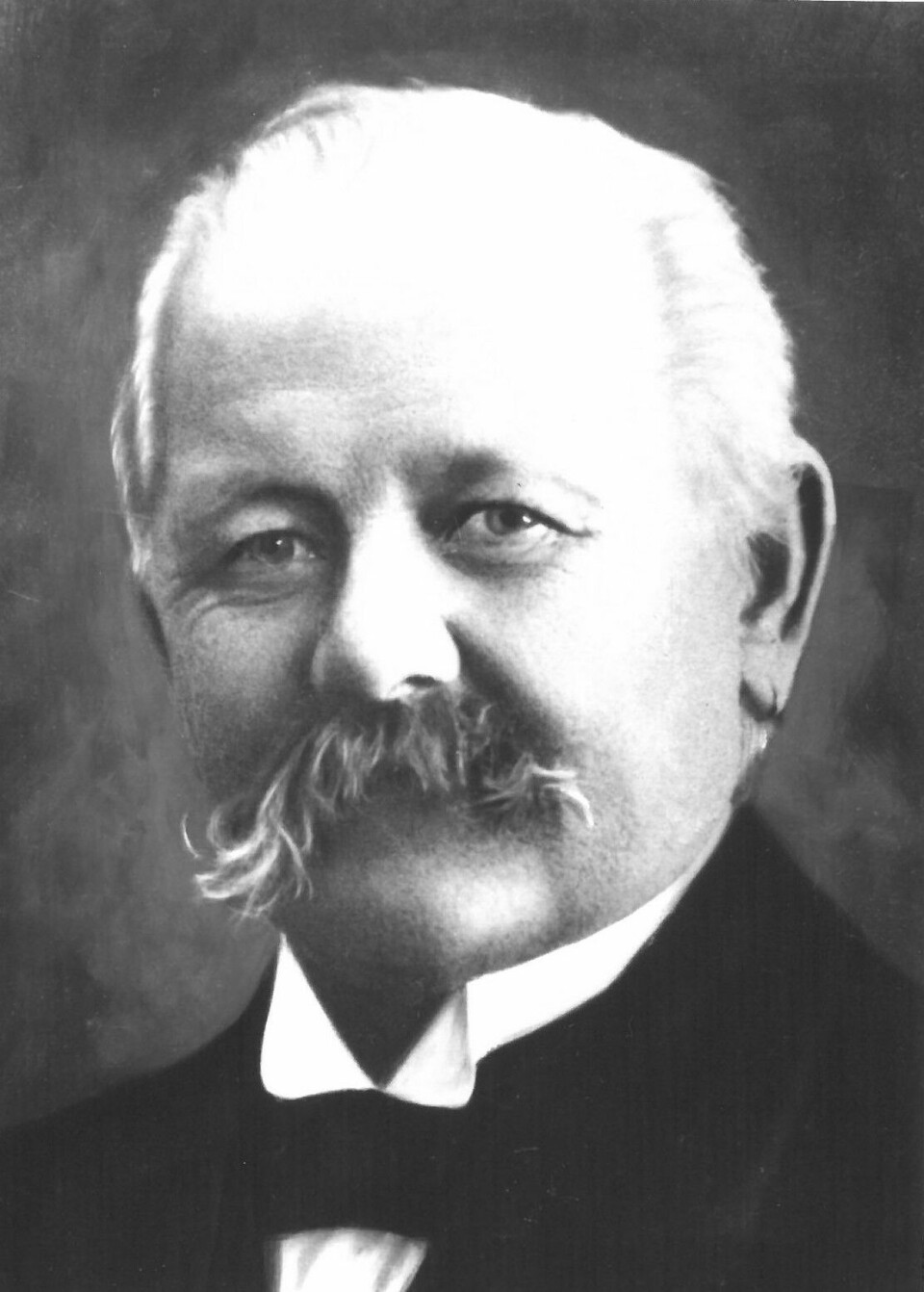 Anders August Åhlén (1845-1941), helandepredikant verksam i Betlehemskyrkan i Gävle. Startade 1914 ett sjukhus i Gävle - Betaniahemmet - där de sjuka behandlades med bön och blev smorda med olja som Bibeln föreskriver. Anders August Åhlén (1845-1941), helandepredikant verksam i Betlehemskyrkan i Gävle. Startade 1914 ett sjukhus i Gävle - Betaniahemmet - där de sjuka behandlades med bön och blev smorda med olja som Bibeln föreskriver. Efterlämnade två stora lådor med mängder av kryckor, käppar och andra hjälpmedel som människor lämnat efter att ha fått förbön. Samlingen finns sparad i Betlehemskyrkan.