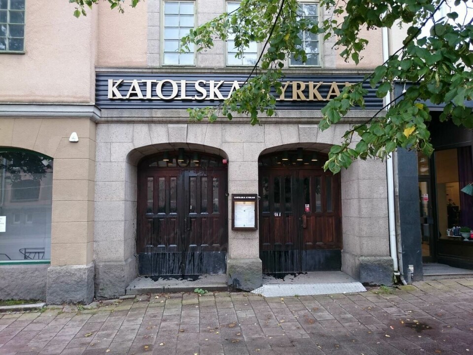 Polisen: Vandalisering av katolska kyrkan inget hatbrott ###