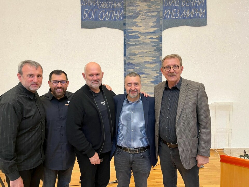 Ledarna för konferensen med den serbiska pingströrelsen. Från vänster - Jovica Popov, Miki Camberovic, Pelle Hörnmark, Sasa Vitakic, Boban Andjelic. Konferens med serbiska pingströrelsen. Jovica Popov, Miki Camberovic, Pelle Hörnmark, Sasa Vitakic, Boban Andjelic.
