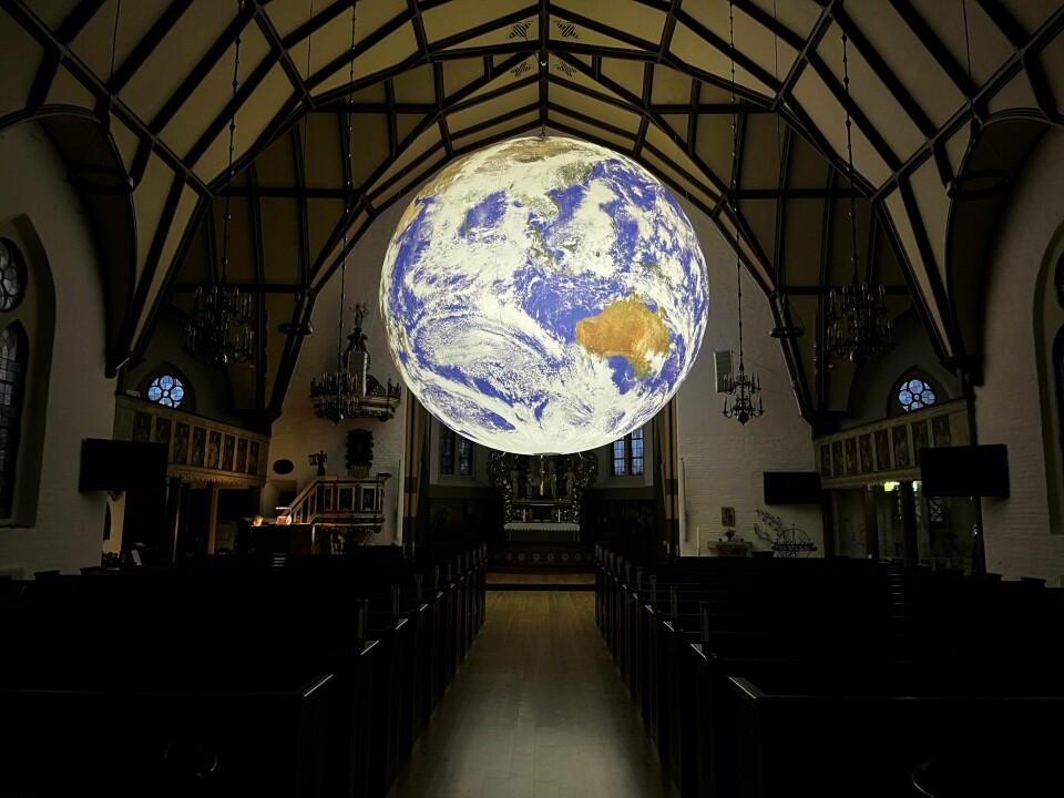 Konstverket Gaia i Fässbergs kyrka i Mölndal. Konstverket Gaia i Fässbergs kyrka i Mölndal.