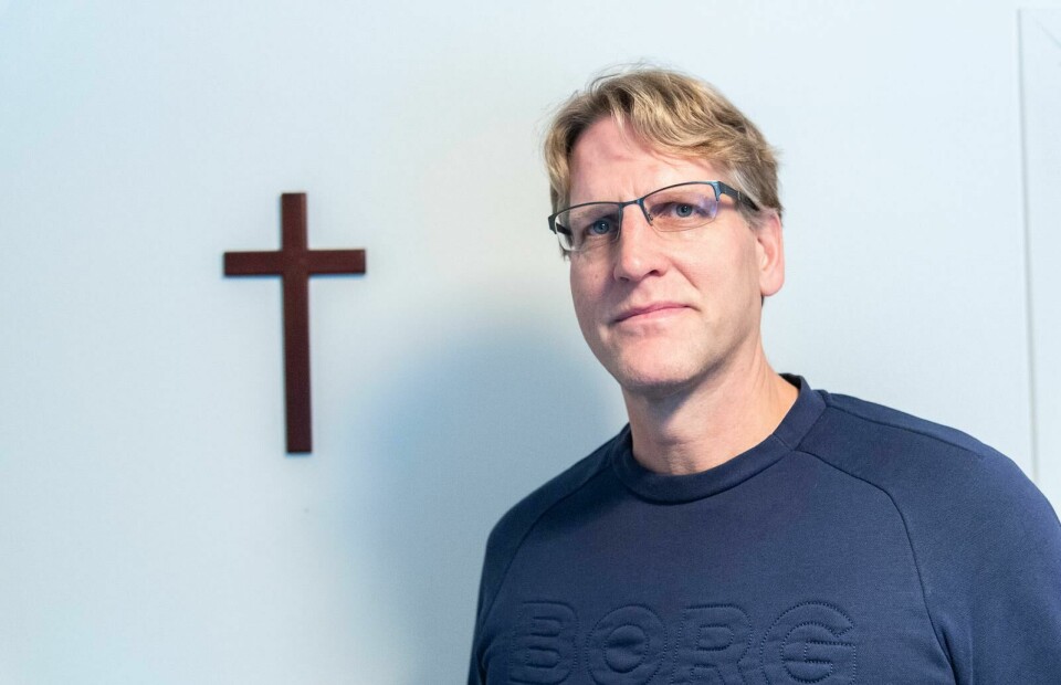 Sätter korset främst. Det viktigaste för Peter Ahlman är att människor ska få lära känna Jesus som sin frälsare. Uppdraget att berätta om det ägnar han sin mesta vakna tid åt. Sätter korset främst. Det viktigaste för Peter Ahlman är att människor ska få lära känna Jesus som sin frälsare. Uppdraget att berätta om det ägnar han sin mesta vakna tid åt.