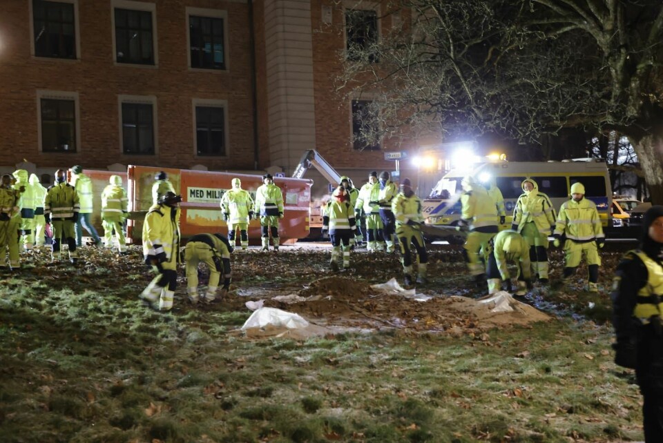 Sanering pågår efter att aktivisterna förts bort från det tältläger som funnits i centrala Göteborg i ungefär ett halvårs tid.