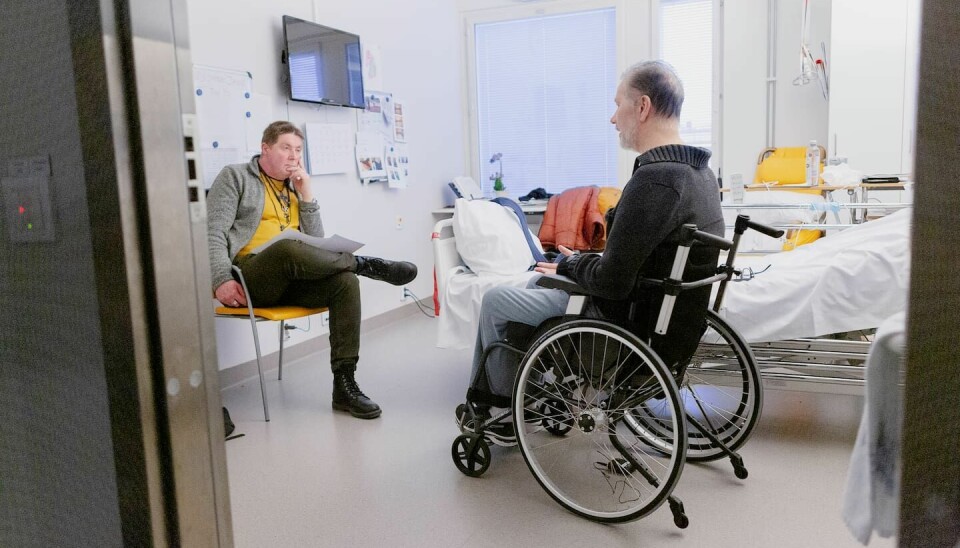 Dagens reporter Urban Thoms och fotograf Natanael Gindemo (bakom kameran) träffade Livets ords huvudpastor Janne Blom på Akademiska sjukhuset i Uppsala sex månader efter den svåra motorcykelolyckan som han var med om i augusti 2022. Livets ords huvudpastor Janne Blom råkade ut för en allvarlig motorcykelolycka augusti 2022. Dagen har träffat Janne Blom på Akademiska sjukhuset i Uppsala sex månader efter olyckan.