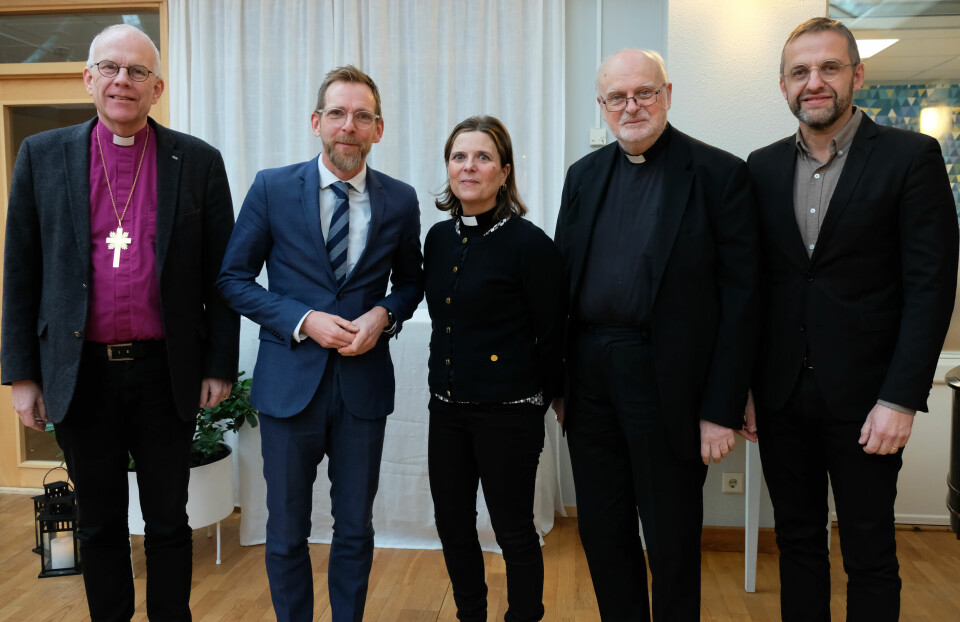 Sveriges kristna råds presidium ihop med ministern som ansvarar för kyrkornas område. Från vänster Svenska kyrkans ärkebiskop Martin Modéus, statsrådet Jakob Forssmed (KD), SKR:s generalsekreterare Sofia Camnerin, katolske biskopen Anders Arborelius samt Daniel Alm, föreståndare Pingst - Fria församlingar i samverkan. SKR:s presidium med samfundsministern. Fr. v. Svenska kyrkans nye ärkebiskop ärkebiskop Martin Modéus, statsrådet Jakob Forssmed (KD), SKR:s generalsekreterare Sofia Camnerin, den katolske biskopen Anders Arborelius och Daniel Alm, föreståndare Pingst - Fria församlingar i samverkan.