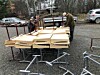 I lördags packades skolbänkar, bord och annat i en container av frivilliga i Skellefteå. Utrustningen ska skeppas till en skola i Kampala i Uganda.