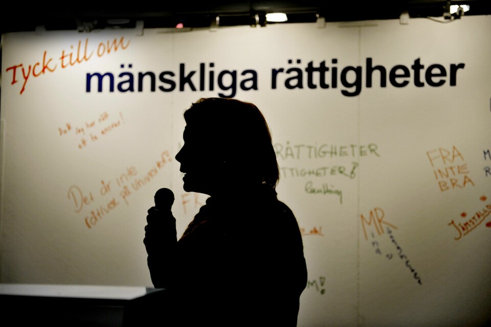 Rättigheterna i FN:s deklaration om Mänskliga rättigheter är odelbara. talare