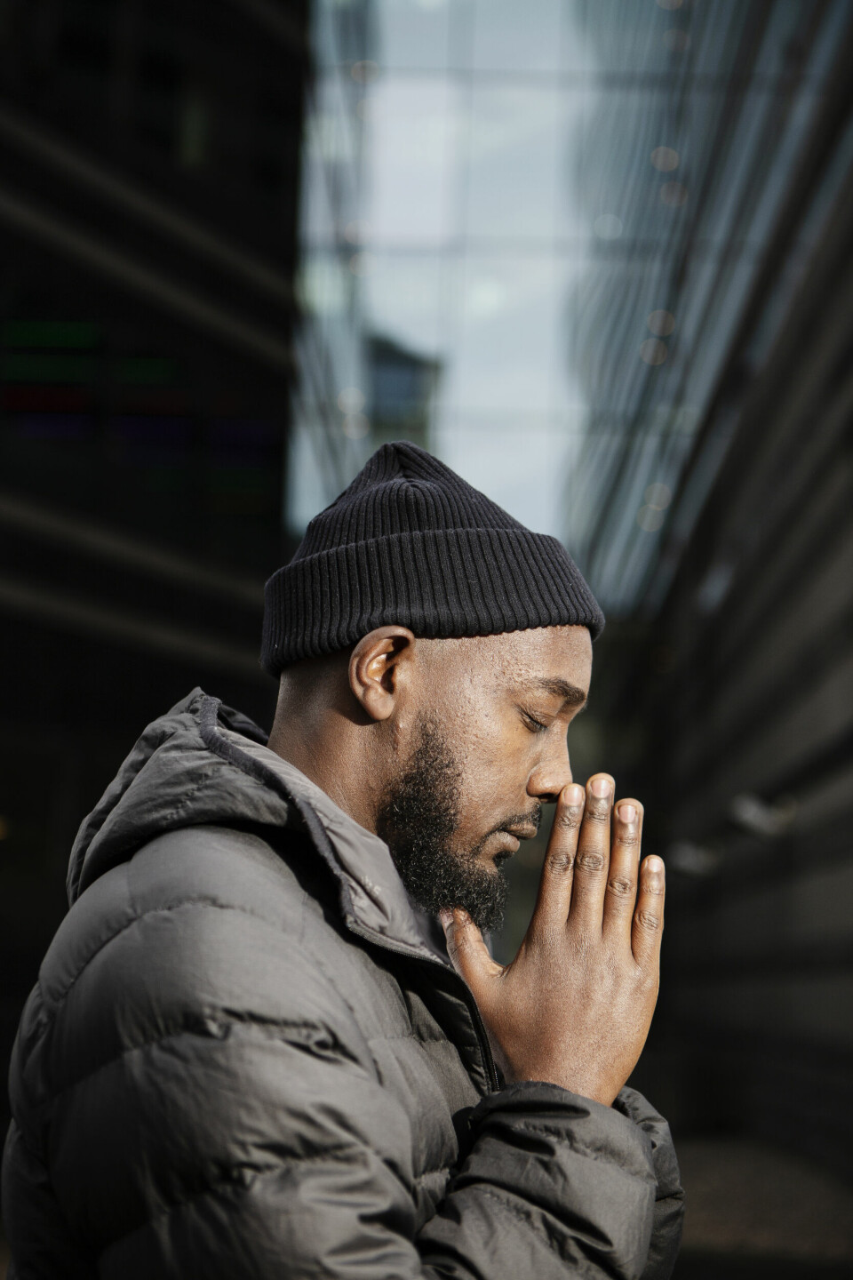 – Efter mammas död började jag skriva av mig känslorna. Det som senare kom att bli mina första raptexter. Han har släppt två album och brinner för att sprida hopp och kristen tro genom hiphopmusiken. Men resan till att bli Etiopiens första kristna rappare har varit brokig för Sverigeaktuella artisten Kemi. De inhemska kyrkorna tyckte att musiken var för världslig och det var inte förrän Kemi fick dela sin omskakande livsberättelse i nationell tv som dörrarna öppnades.