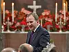 Löfven och kyrkan. Ska politiker utan tro styra i kyrkan, undrar Simon Cicek.