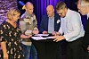 De finska baptisterna skriver under papper med EFK - från EFK-konferensen i Falun.