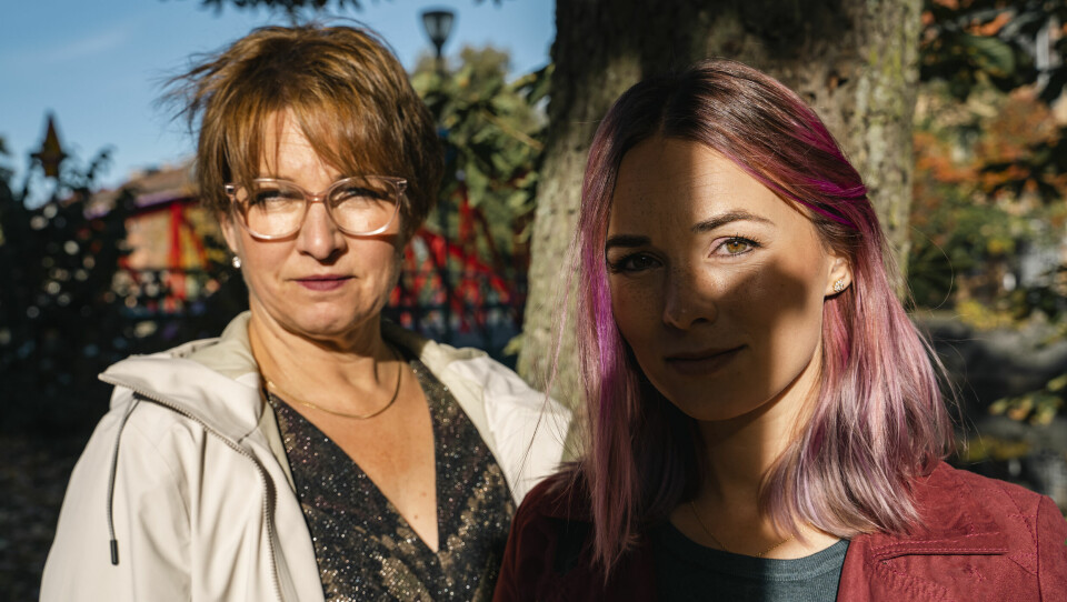 Linnéa Kuling växte upp i Knutby. I Storytel Original-berättelsen Knutbyflickan ger hon en inblick i en av Sveriges mest omtalade sekthärvor. Här tillsammans med mamma Kristina Kuling. Linnéa Kuling, Kristina Kuling.
