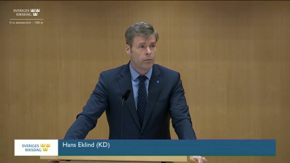 Hans Eklind (KD) debatterar i riksdagen. Hans Eklind (KD) debatterar i riksdagen.