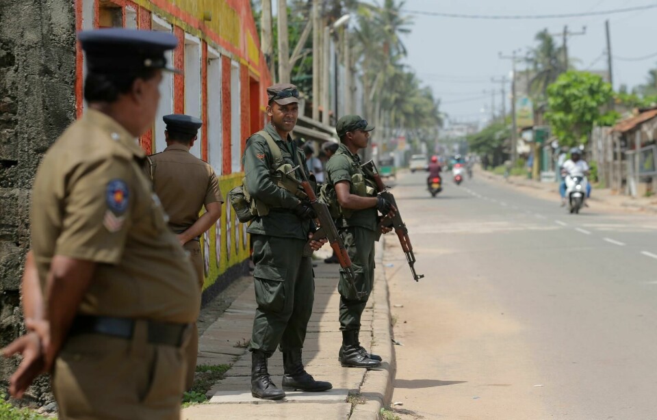 Det är spänt i Sri Lanka efter påskhelgens självmordsdåd. Lankesiska soldater patrullerar i ett muslimskt bostadsområde i en ort drygt tre mil norr om storstaden Colombo. Bild från den 6 maj. Det är spänt i Sri Lanka efter påskhelgens självmordsdåd. Lankesiska soldater patrullerar i ett muslimskt bostadsområde i en ort drygt tre mil norr om storstaden Colombo. Bild från den 6 maj.