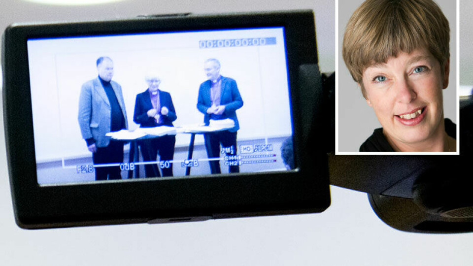 Efter mer än tio års arbete kunde kyrkohandboksförslaget i förra veckan överlämnas. På pressträffen medverkade bland andra Mats Hagelin, Antje Jackelén och Esbjörn Hagberg. Efter mer än tio års arbete kunde kyrkohandboksförslaget i förra veckan överlämnas. På pressträffen medverkade bland andra Mats Hagelin, Antje Jackelén och Esbjörn Hagberg.