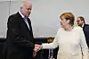 Tyska förbundskanslern Angela Merkel (till höger på bild) har kommit överens med sin koalitionspartner Horst Seehofer (inrikesminister).