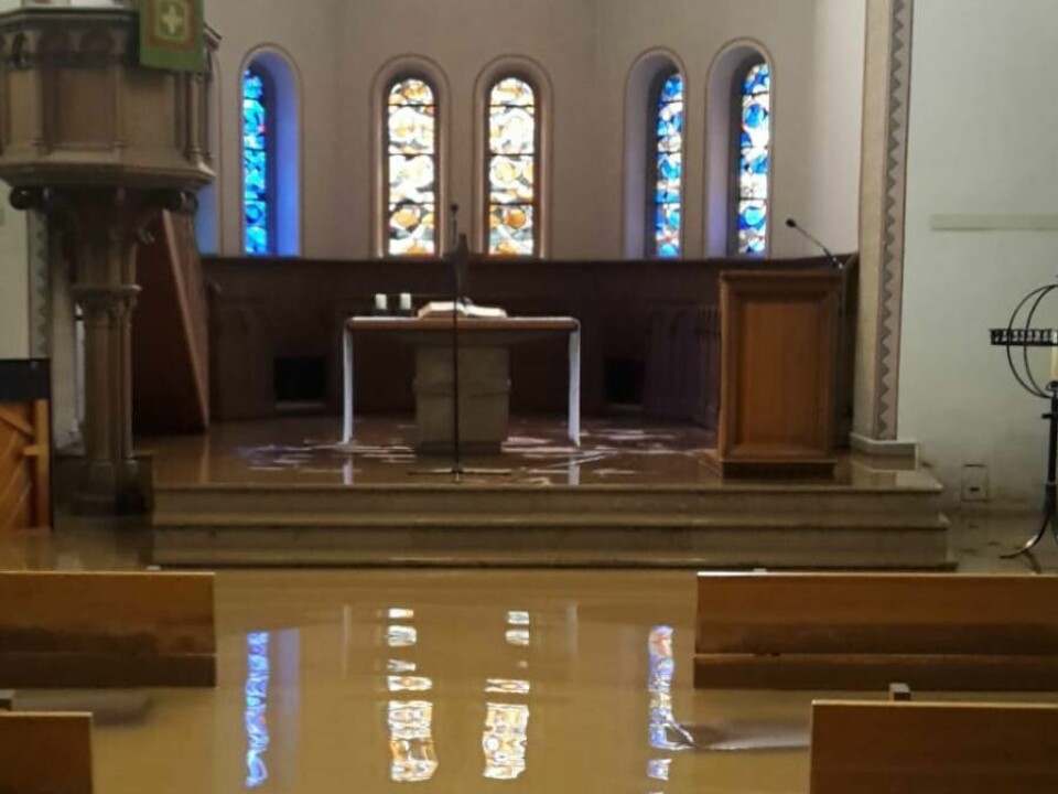 En översvämmad kyrka i Leverkusen i delstaten Nordrhein-Westfalen. Kyrkan tillhör Evangelische Kirche im Rheinland. En översvämmad kyrka i Leverkusen i delstaten Nordrhein-Westfalen. Kyrkan tillhör Evangelische Kirche im Rheinland