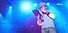Toby Mac är en av de tongivande musikmakarna. Här läser han bibeln på Torpkonferensen.