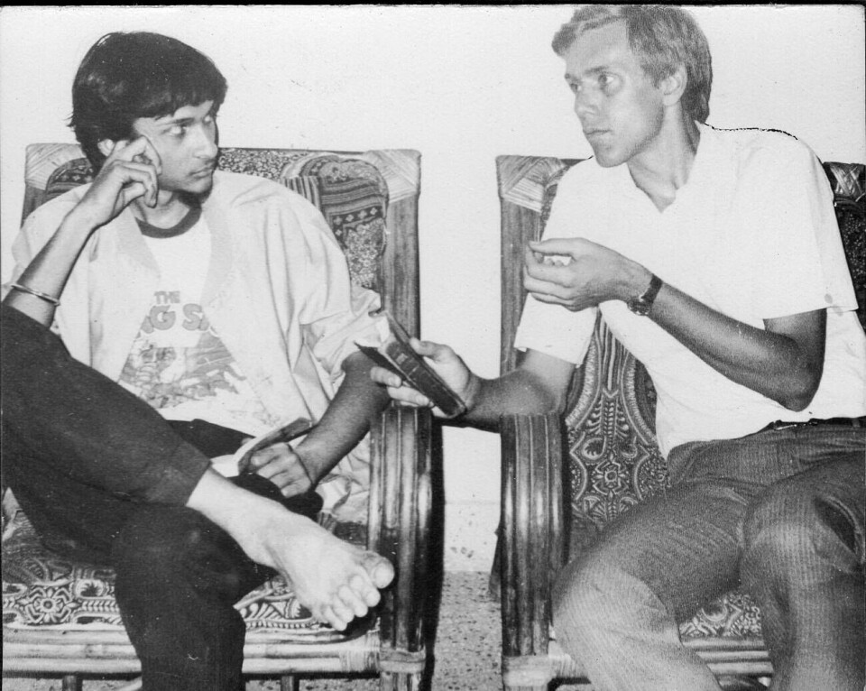 Håvard undervisar från Bibeln i Katmandu, Nepal, där han och hans familj bodde under några år. Håvard undervisar i Bibeln i Katmandu, Nepal, där han och hans familj bodde under några år.