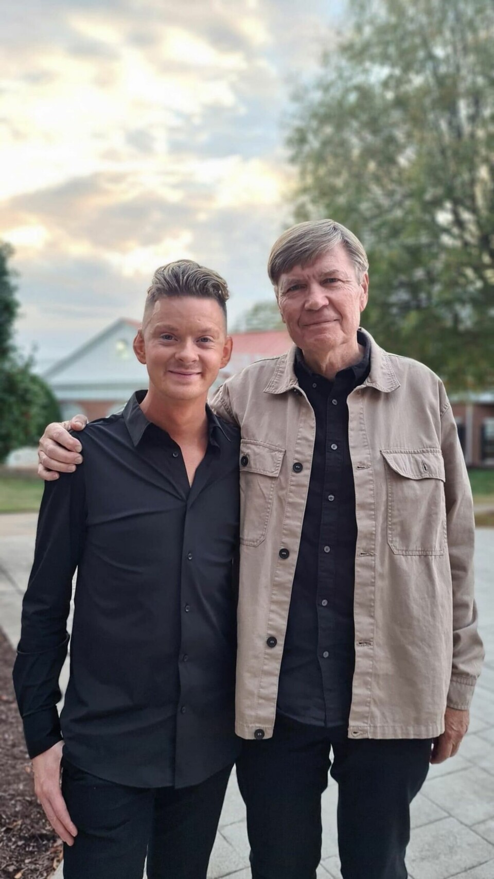 Victor Ternvall tillsammans med Lars Mörlid – Nashvilleresans yngsta och äldsta deltagare. Victor Ternvall tillsammans med Lars Mörlid – Nashvilleresans yngsta och äldsta deltagare.