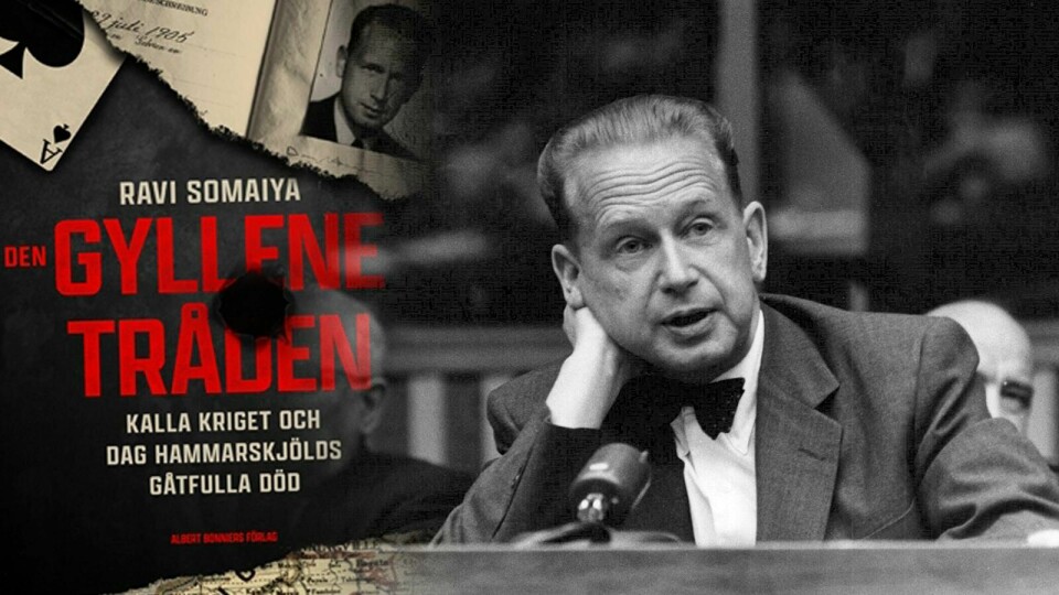 Journalisten Ravi Somaiya har gått till botten med mysteriet kring Hammarskjöld. Birger Thureson har läst hans bok. FN:s generalsekreterare Dag Hammarskjöld fotograferad vid en presskonferens på FN i New York.