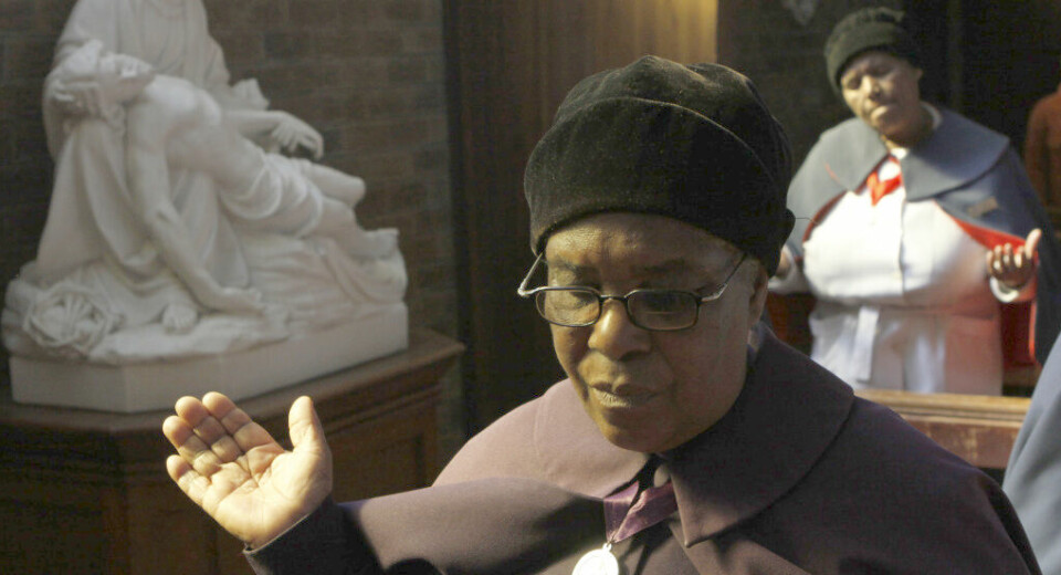 Sydafrikaner ber till Gud för Mandela ###
