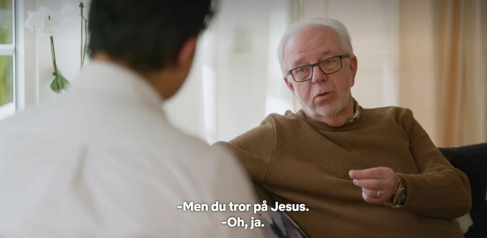 Det blev ett annorlunda möte i ”Love is Blind Sverige” när frikyrkopastorn Magnus Jonegård ville få klarhet i om dotterns tilltänkta man Sergio Rincón trodde på Jesus. Pastorsdottern Amanda Jonegård hoppades att pappan skulle andas ut när han fick träffa Sergio Rincón som hon mött i realityserien. Det blev ett annorlunda möte i ”Love is Blind Sverige” när frikyrkopastorn Magnus Jonegård ville få klarhet i om dotterns tilltänkta man trodde på Jesus