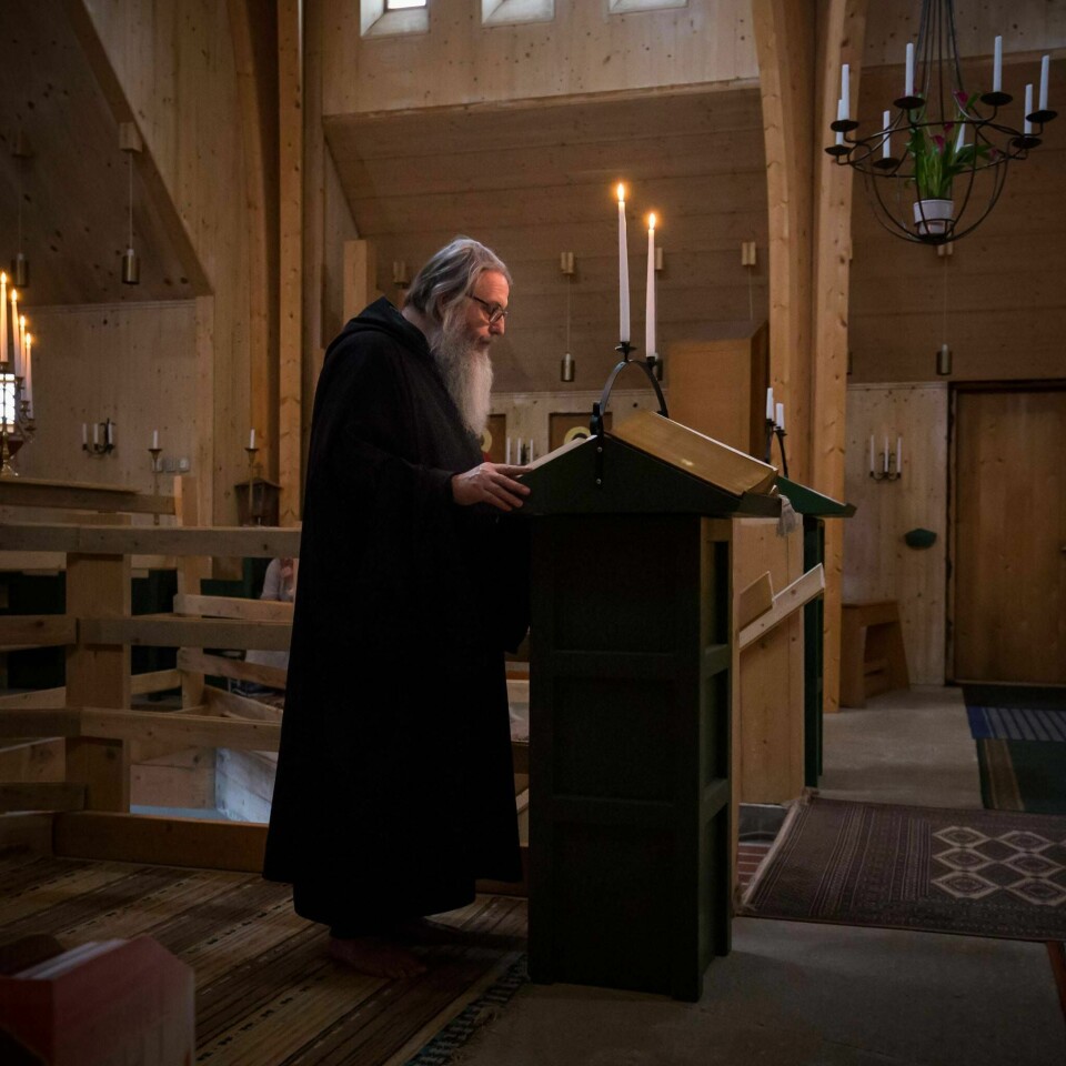 Broder Birger i 'Enhetens kyrka' som tillhör Östanbäcks kloster. Broder Birger i 'Enhetens kyrka' som tillhör Östanbäcks kloster.