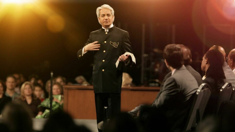 Benny Hinn: Från 'Framgångsteologi' till Omvändelse – En Storvändning i Prädikandet