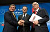 Avtal klart. Turkiets premiärminister Ahmet Davutoglu (till vänster), Europeiska rådets ordförande Donald Tusk och EU-kommissionens ordförande JeanClaude Juncker. ​
