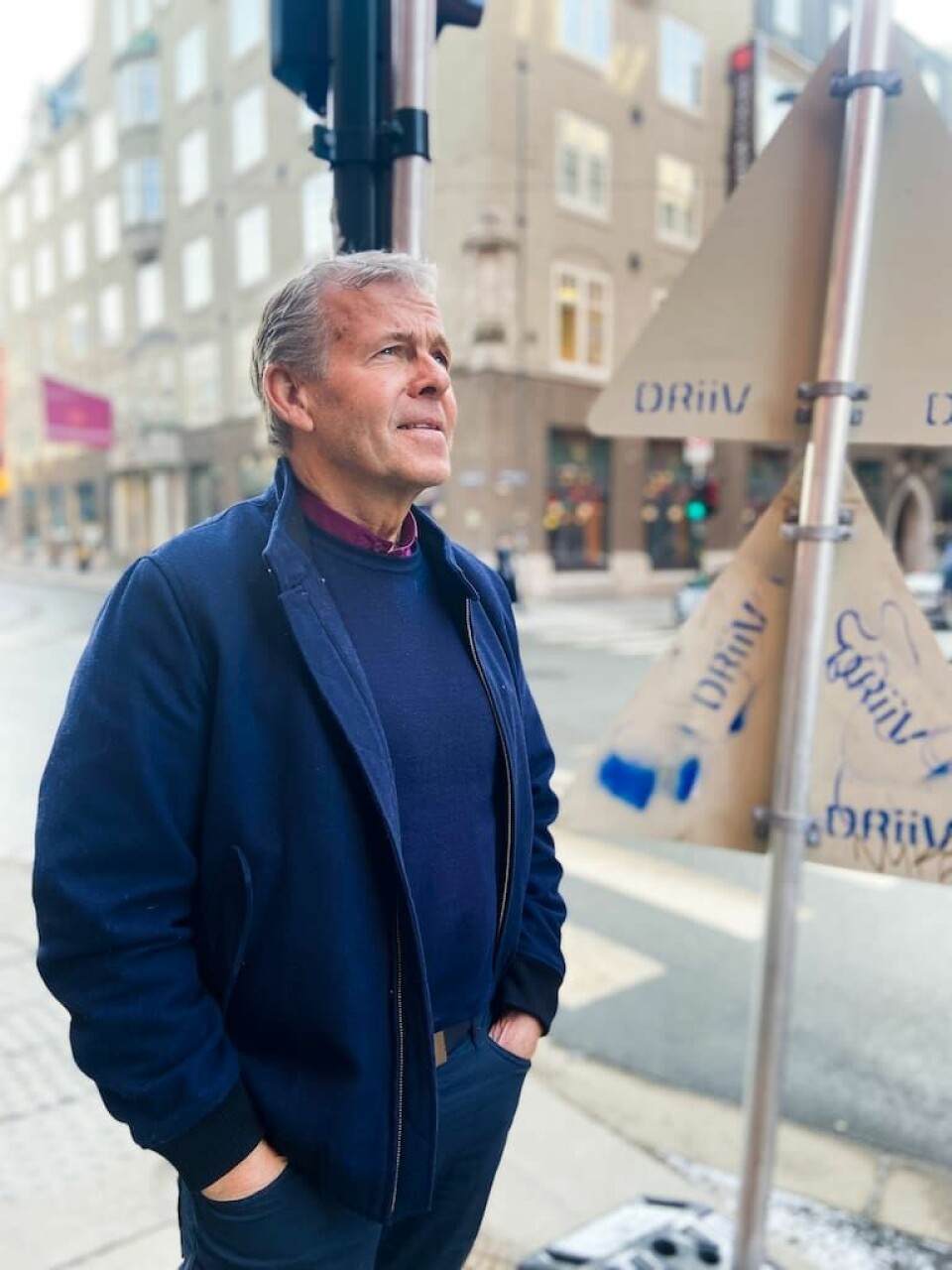 Per-Arne Dahl fick avsluta sin biskopstjänst tidigare än planerat när han förlorade hörseln på ena örat. Men han lever fortfarande ett aktivt liv och håller tre till fyra föredrag i veckan. Prästen och författaren Per-Arne Dahl är aktuell med boken ”Gästfrihetens kraft” (Argument förlag).