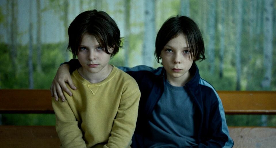 I filmen 'Playground' skildras skolgårdens ofta tuffa verklighet, genom huvudpersonen Noras ögon, och hennes storebror Abel. barn på film