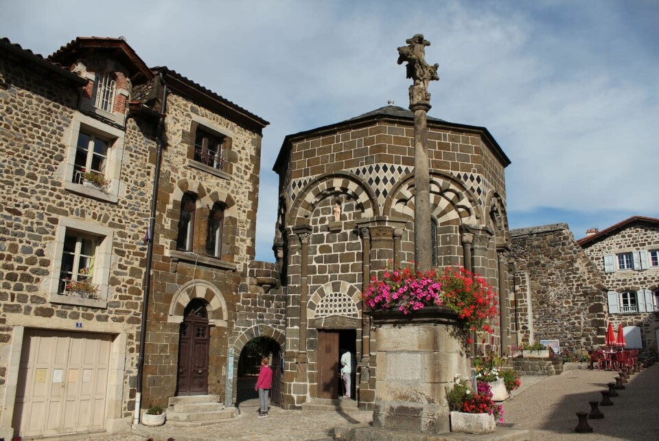 Pittoreska kvarter i Le Puy-en-Velay. by
