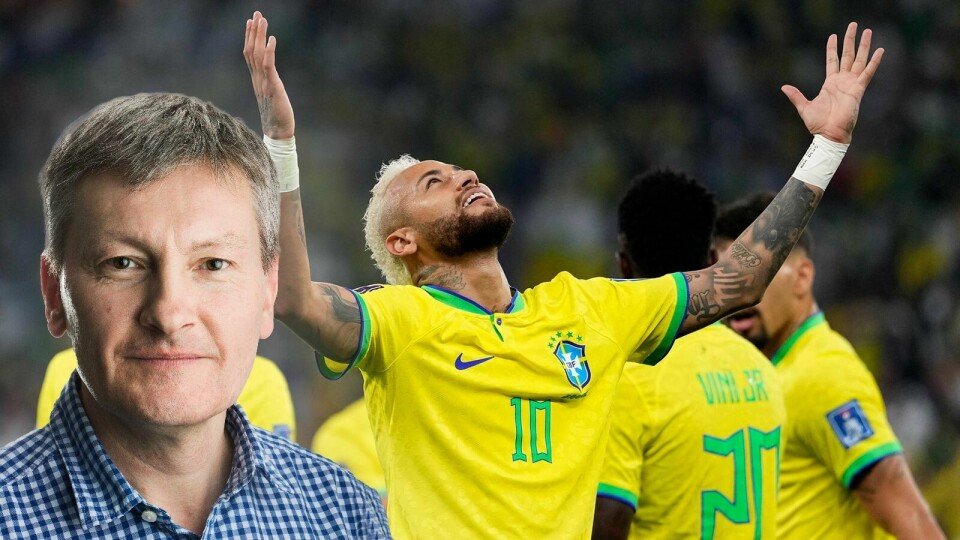 Enade eller splittrade? Neymar och Richarlison är två av de största stjärnorna i Brasiliens VM-lag i Qatar. Men medan Neymar öppet stöder nationalisten Bolsonaro har Richarlison ställt sig på den blivande presidenten Lula da Silvas sida. Här efter ett av målen mot Sydkorea i gruppspelet. Enade eller splittrade? Neymar och Richarlison är två av de största stjärnorna i Brasiliens VM-lag i Qatar. Men medan Neymar öppet stöder nationalisten Bolsonaro har Richarlison ställt sig på den blivande presidenten Lula da Silvas sida. Här efter ett av målen mot Sydkorea i gruppspelet.