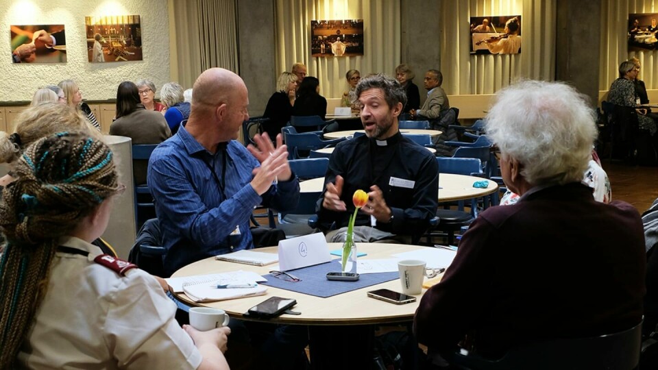 Planeringen inför gemensam pingst är redan i full gång. Ett sjuttiotal representanter från ett tjugotal olika platser träffades den 25 september för att inspirera varandra och dela idéer, tips och erfarenheter, när Sveriges kristna råd anordnade en lokalekumenisk inspirationsdag i Stockholm. SKR, inspirationsdag 2024, grupparbete.