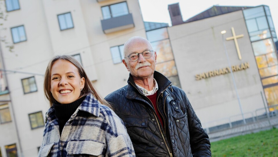 Dagen stämmer träff med studenten Alice Gatenheim, 24, och pensionären Roland Lind, 83 år. Smyrnakyrkan i Haga, Göteborg. Dagen stämmer träff med studenten Alice Gatenheim, 24, och pensionären Roland Lind, 83 år. Smyrnakyrkan i Haga, Göteborg.