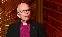 Ärkebiskopen: Jag tror inte på att tvinga präster viga samkönade par