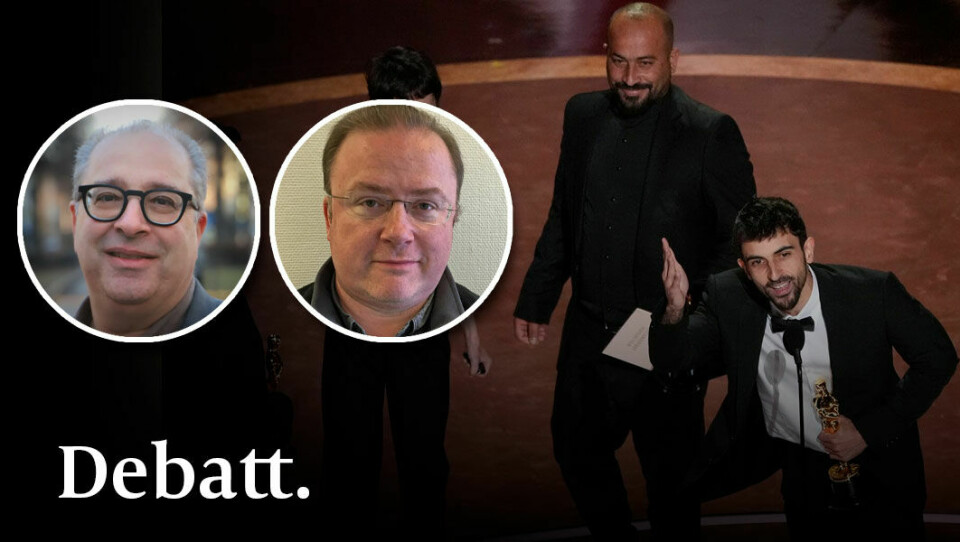 En av regissörerna, Yuval Abraham, medger själv i en intervju att filmen är en partsinlaga, skriver Ulf Cahn och Anders Engström. Bilden: Yuval Abraham tar emot en Oscar för 'No Other Land' 2 mars 2025. Yuval Abraham tar emot en Oscar för 'No Other Land' 2 mars 2025. Infälld bild på debattörerna Ulf Cahn och Anders Engström.