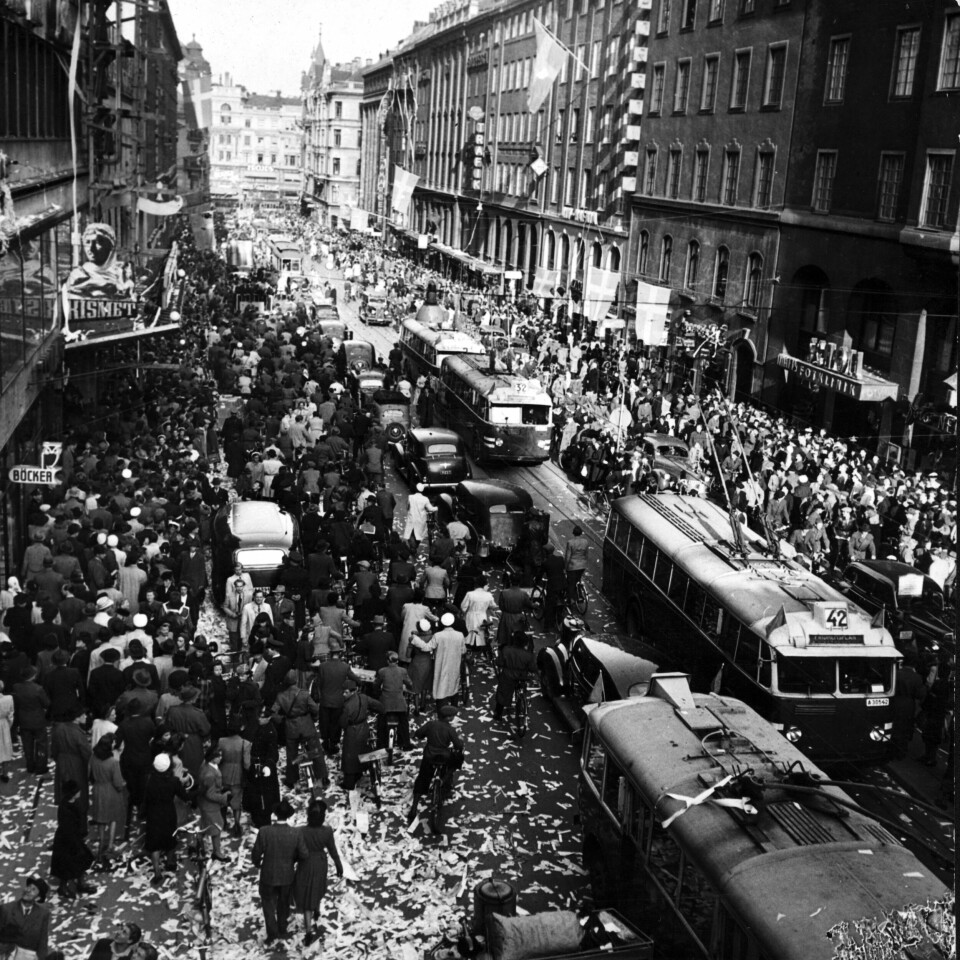 Kungsgatan på fredsdagen 7 maj 1945.