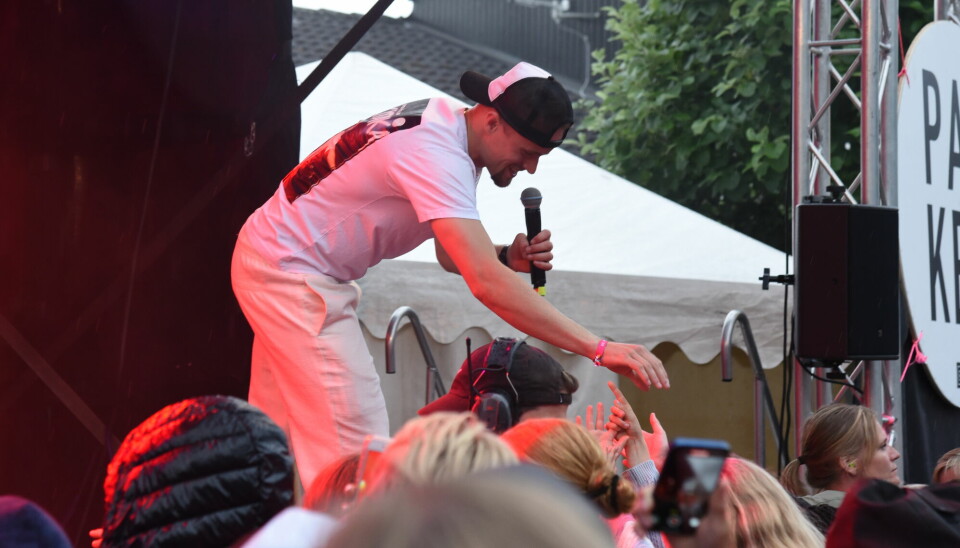Simon Möller samlade många fans på sin konsert på utomhusscenen på Gullbrannafestivalen.