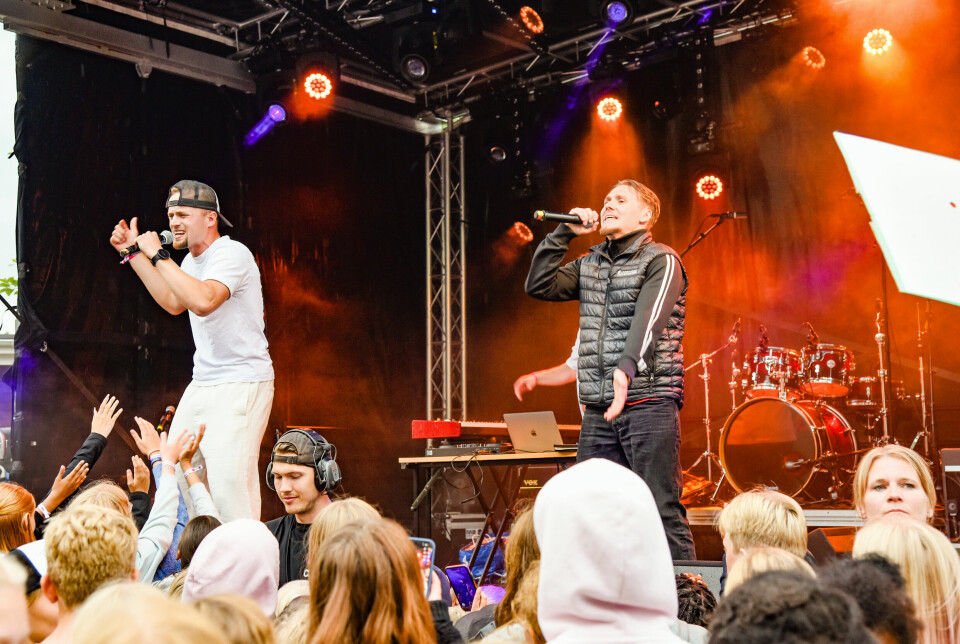 Simon Möller samlade många fans på sin konsert på utomhusscenen på Gullbrannafestivalen.